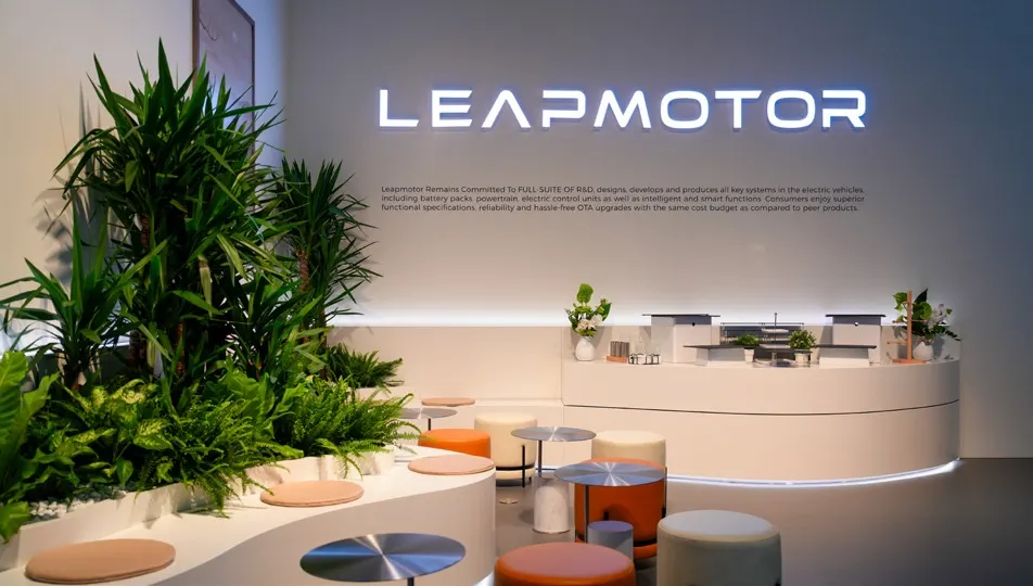 Leapmotor exhibition reception and meeting area.